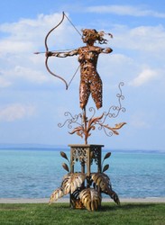 Casa Padrino luxury steel garden sculpture woman with bow rust 160 x 100 x H. 328 cm - Handmade garden decoration figure - Luxury garden decoration