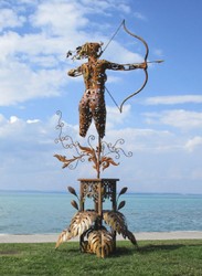 Casa Padrino luxury steel garden sculpture woman with bow rust 160 x 100 x H. 328 cm - Handmade garden decoration figure - Luxury garden decoration