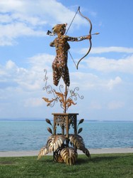 Casa Padrino luxury steel garden sculpture woman with bow rust 160 x 100 x H. 328 cm - Handmade garden decoration figure - Luxury garden decoration