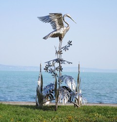 Casa Padrino luxury stainless steel garden sculpture heron on branch silver 103 x 108 x H. 218 cm - Handmade garden decoration figure - Luxury garden decoration