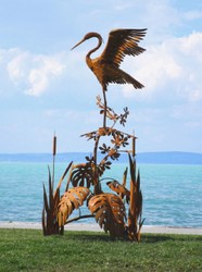 Casa Padrino escultura de jardín de lujo de acero garza en rama oxido 103 x 108 x A. 218 cm - Figura de decoración de jardín hecha a mano - Decoración de jardín de lujo