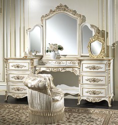 Casa Padrino luxury baroque bedroom set white / gold - 1 Dressing Table & 1 Mirror & 1 Armchair - Magnificent bedroom furniture - Hotel Furniture - Castle Furniture - Luxury Quality - Made in Italy