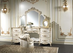 Casa Padrino luxury baroque bedroom set white / gold - 1 Dressing Table & 1 Mirror & 1 Armchair - Magnificent bedroom furniture - Hotel Furniture - Castle Furniture - Luxury Quality - Made in Italy