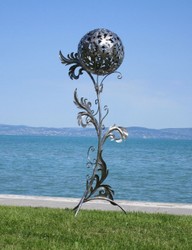Casa Padrino escultura de jardín barroco de acero inoxidable columna con bola plata 85 x 82 x A. 200 cm - Decoración de jardín hecha a mano resistente a la intemperie