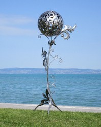 Casa Padrino escultura de jardín barroco de acero inoxidable columna con bola plata 85 x 82 x A. 200 cm - Decoración de jardín hecha a mano resistente a la intemperie