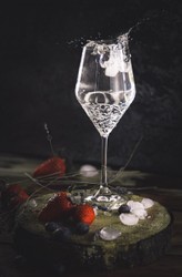 Casa Padrino ensemble de 6 verres à vin blanc de luxe blanc Ø 8,6 x H. 22,4 cm - Verres à vin faits à la main et peints à la main - Accessoires pour Hôtels et Restaurants - Qualité de Luxe