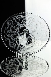 Casa Padrino Luxus Kuchenteller Silber Ø 32 x H. 12 cm - Handgefertigte und handgravierte Glas Kuchenplatte - Hotel & Restaurant Accessoires - Luxus Qualität