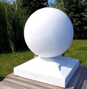 Casa Padrino palla di cannone su supporto bianco - versione pesante - decorazione da giardino