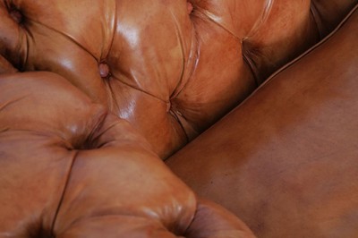 Casa Padrino Luxus Chesterfield Leder Sessel 125 x 100 x H. 80 cm - Verschiedene Farben - Echtleder Wohnzimmer Sessel - Chesterfield Wohnzimmer Möbel