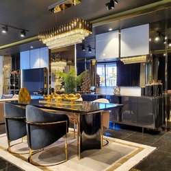 Casa Padrino luxury dining table black / gold 200 x 100 x H. 78 cm - Modern dining room table with glass top - Luxury dining room furniture