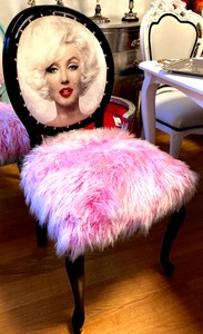 Luxus Barock Esszimmerstuhl Küchenstuhl Marilyn Monroe Rosa Schwarz Luxury Baroque Dining Chair Kitchen Chair Marilyn Monroe Rose Black Pink Stuhl Esszimmer Luxus Barock Esszimmerstuhl Küchenstuhl Marilyn Monroe Rosa Schwarz Luxury Baroque Dining Chair Kitchen Chair Marilyn Monroe Rose Black Pink Stuhl Esszimmer