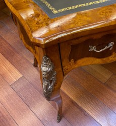 Casa Padrino scrivania barocco di lusso marrone chiaro / marrone scuro / verde - Segretaria hecho a mano in legno massello con 3 cassetti - Nobili mobili per ufficio in stile barocco 