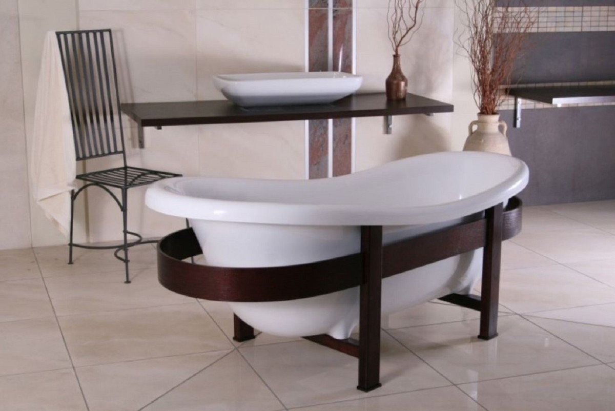 Casa Padrino bañera de lujo retro blanco / marron oscuro 178 x 76 x A. 73 cm - Bañera independiente con estructura de madera - Muebles de baño retro Casa Padrino bañera de lujo retro blanco / marron oscuro 178 x 76 x A. 73 cm - Bañera independiente con estructura de madera - Muebles de baño retro