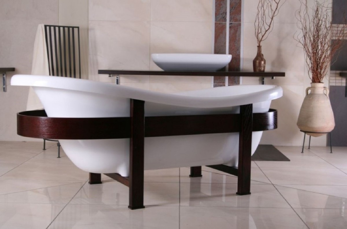 Casa Padrino bañera de lujo retro blanco / marron oscuro 178 x 76 x A. 73 cm - Bañera independiente con estructura de madera - Muebles de baño retro Casa Padrino bañera de lujo retro blanco / marron oscuro 178 x 76 x A. 73 cm - Bañera independiente con estructura de madera - Muebles de baño retro