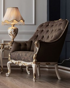Casa Padrino poltrona barocco di lusso marrone / crema / bianco / oro - Elegante poltrona da soggiorno in stile barocco - Mobili da soggiorno in stile barocco