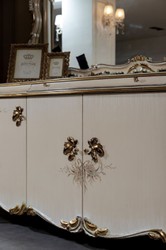 Casa Padrino aparador barroco de lujo crema / blanco / oro - Magnífico gabinete de madera maciza con 4 puertas y cajón - Muebles Barroco