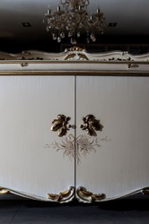 Casa Padrino aparador barroco de lujo crema / blanco / oro - Magnífico gabinete de madera maciza con 4 puertas y cajón - Muebles Barroco