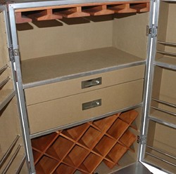 Luxus Aluminium Koffer Weinschrank Barschrank Silber Braun Luxury Aluminum Suitcase Wine Cabinet Bar Cabinet Silver Brown