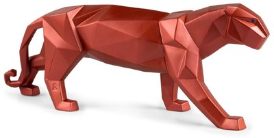 Casa Padrino scultura di pantera in porcellana di lusso rosso metallizzato 50 x 12 x A. 19 cm - Figura decorativa realizzato a mano in finissima porcellana spagnola - Accessori decorativi di lusso
