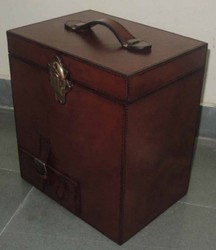 Casa Padrino luxury minibar dark brown 32 x 23 x H. 36 cm - Genuine leather suitcase bar with accessories - Luxury Accessories
