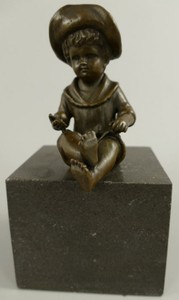 Casa Padrino escultura de bronce Art Nouveau niño con sombrero bronce / negro 9 x A. 16 cm - Figura de Bronce - Figura Decorativa - Accesorios Decorativos