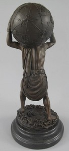 Casa Padrino Jugendstil Bronze Skulptur Mann mit Kugel Bronzefarben / Schwarz 15 x 15 x H. 33 cm - Bronzefigur - Dekofigur - Schreibtisch Deko Accessoires