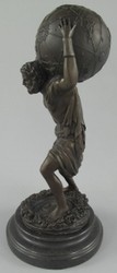 Casa Padrino escultura de bronce Art Nouveau hombre con bola bronce / negro 15 x 15 x A. 33 cm - Figura de Bronce - Figura Decorativa - Accesorios de Decoracion de Escritorio