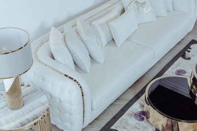 Casa Padrino Luxus Sofa Weiß / Gold 265 x 83 x H. 73 cm - Modernes Wohnzimmer Sofa - Wohnzimmer & Hotel Möbel - Luxus Kollektion