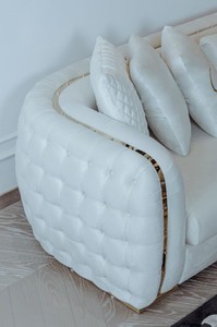 Casa Padrino Luxus Sofa Weiß / Gold 265 x 83 x H. 73 cm - Modernes Wohnzimmer Sofa - Wohnzimmer & Hotel Möbel - Luxus Kollektion