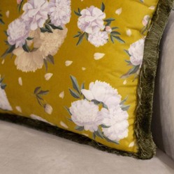 Luxus Designer Deko Kissen mit Fransen Blumen Design Gelb Mehrfarbig Grün Luxury Designer Decorative Pillow with Fringes Flowers Design Yellow Multicolor Green