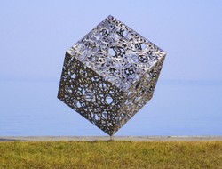 Casa Padrino scultura da giardino di lusso in acciaio inossidabile cubo argento 150 x 130 x A. 170 cm - Decorazione da giardino resistente alle intemperie fatta a mano - Collezione di Lusso