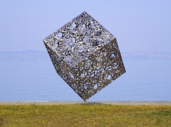 Casa Padrino scultura da giardino di lusso in acciaio inossidabile cubo argento 150 x 130 x A. 170 cm - Decorazione da giardino resistente alle intemperie fatta a mano - Collezione di Lusso