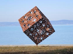 Casa Padrino scultura da giardino di lusso in acciaio cubo ruggine 150 x 130 x A. 170 cm - Decorazione da giardino resistente alle intemperie fatta a mano - Collezione di Lusso