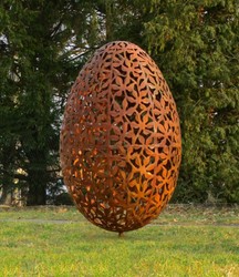 Casa Padrino scultura da giardino di lusso in acciaio uovo ruggine Ø 75 x A. 130 cm - Decorazione da giardino resistente alle intemperie fatta a mano - Collezione di Lusso
