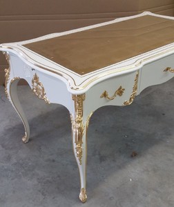 Casa Padrino scrivania barocco di lusso bianco / oro - Magnifico tavolo da ufficio in legno massello fatto a mano con piano in vetro - Mobili per ufficio barocco - Fatto in Italia