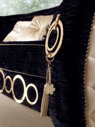 Casa Padrino Luxury Sofa with Metal Ornaments Black / Beige / Gold 260 x 103 x H. 80 cm - Luxury Living Room & Hotel Furniture - First Class Quality - Made in Italy