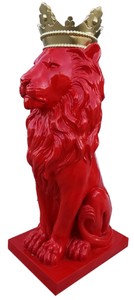 Casa Padrino Luxury Decorative Figure Lion with Crown Red / Gold H. 80 cm - Weather Resistant Decorative Sculpture - Living Room Decoration - Garden & Terrace Decoration Animal Figure