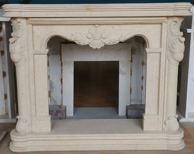 Casa Padrino luxury baroque fireplace surround beige 150 x 35 x H. 120 cm - Baroque fireplace surround made of high quality marble - Decorative accessories baroque style - Noble & Magnificent