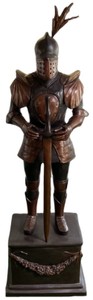 Casa Padrino sculpture décorative médiévale de luxe en bronze chevalier avec épée 79 x 61 x A. 241 cm - grande figure décorative en bronze avec piédestal - Accessoires décoratifs médiévaux