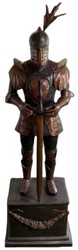 Casa Padrino sculpture décorative médiévale de luxe en bronze chevalier avec épée 79 x 61 x A. 241 cm - grande figure décorative en bronze avec piédestal - Accessoires décoratifs médiévaux