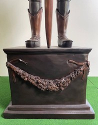 Casa Padrino sculpture décorative médiévale de luxe en bronze chevalier avec épée 79 x 61 x A. 241 cm - grande figure décorative en bronze avec piédestal - Accessoires décoratifs médiévaux