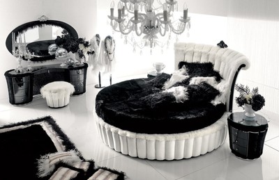 Casa Padrino Luxus Barock Schlafzimmer Set Schwarz / Silber / Weiß - 1 Barock Schminkkommode & 1 Barock Spiegel & 1 Barock Hocker - Prunkvolle Barock Schlafzimmer & Hotel Möbel - Made in Italy