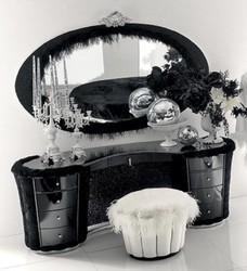 Casa Padrino set di camera da letto barocco di lusso nero / argento / bianco - 1 Tavola da Trucco e 1 Specchio da Parete e 1 Sgabello - Mobili per Camera da Letto Barocco - Fatto in Italia