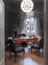 Casa Padrino scrivania barocco di lusso con 5 cassetti marrone scuro / nero / oro - Magnifico tavolo da ufficio in legno massello fatto a mano - Mobili per ufficio barocco - Fatto in Italia