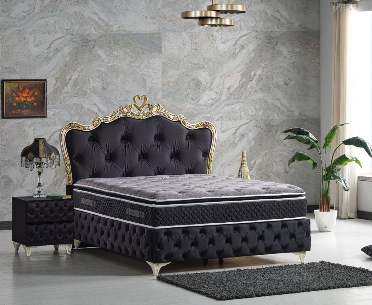 Casa Padrino set di mobili per camera da letto barocco di lusso nero / crema / oro - Varie Misure - 1 Letto Matrimoniale Barocco con Materasso e 2 Comodini - Mobili per Camera da Letto Barocco Casa Padrino set di mobili per camera da letto barocco di lusso nero / crema / oro - Varie Misure - 1 Letto Matrimoniale Barocco con Materasso e 2 Comodini - Mobili per Camera da Letto Barocco