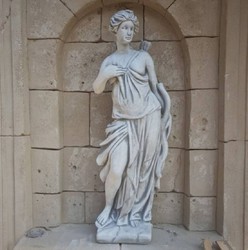 Casa Padrino Scultura Art Nouveau del Giardino Donna con Faretra Grigio A. 141 cm - Elegante Decorazione da Giardino Figura in Pietra - Accessori Decorativi da Giardino Barocco e Art Nouveau