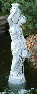 Casa Padrino scultura gargoyle Art Nouveau donna con vaso e brocca grigio A. 135 cm - Elegante figura in pietra gargoyle - Accessori per la Decorazione del Giardino Barocco e Art Nouveau