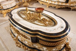 Casa Padrino luxury baroque coffee table white / blue / gold - Magnificent solid wood living room table with glass top - Baroque living room furniture - Noble & Magnificent