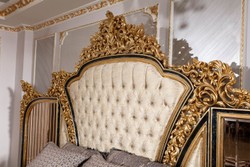 Casa Padrino conjunto de dormitorio barroco de lujo oro / blanco / azul / oro - 1 Cama Doble con Cabecera y 2 Mesitas de Noche - Muebles de dormitorio barroco - Noble y Magnífico