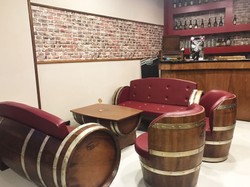 Casa Padrino Ensemble de Mobilier de Tonneau de Luxe Bordeaux Rouge / Marron / Argent - 2 Canapés & 2 Fauteuils & 1 Table Basse - Jardin Terrasse Gastronomie Mobilier de Tonneau à Vin